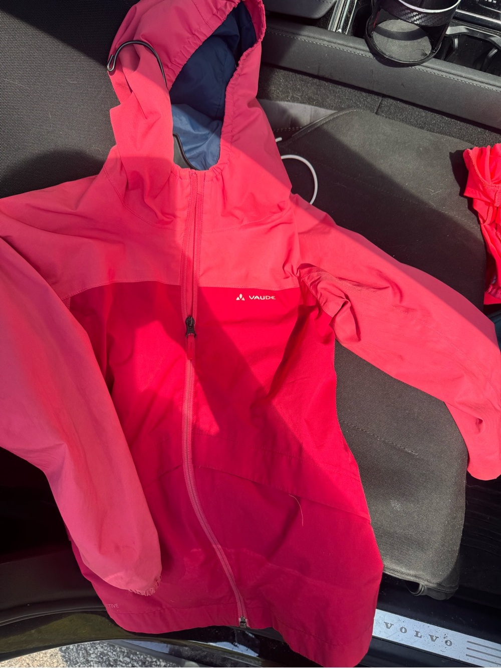VAUDE European outdoor brand jacket girls 112-128